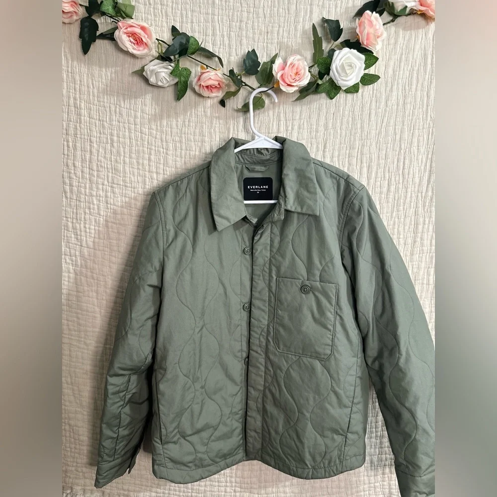 Everlane Men’s Renew Quilted Liner Jacket in Dark Sage Green Xs